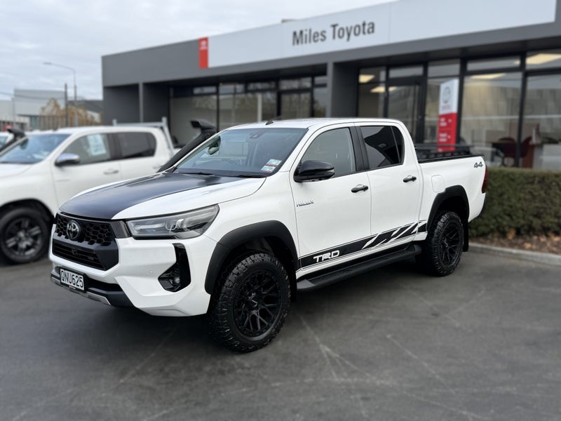 2024 Toyota Hilux SR5 2.8DT Hybrid 6AT 4WD image 3