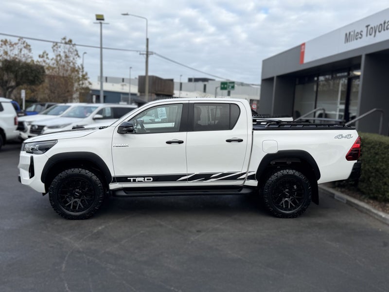 2024 Toyota Hilux SR5 2.8DT Hybrid 6AT 4WD image 4