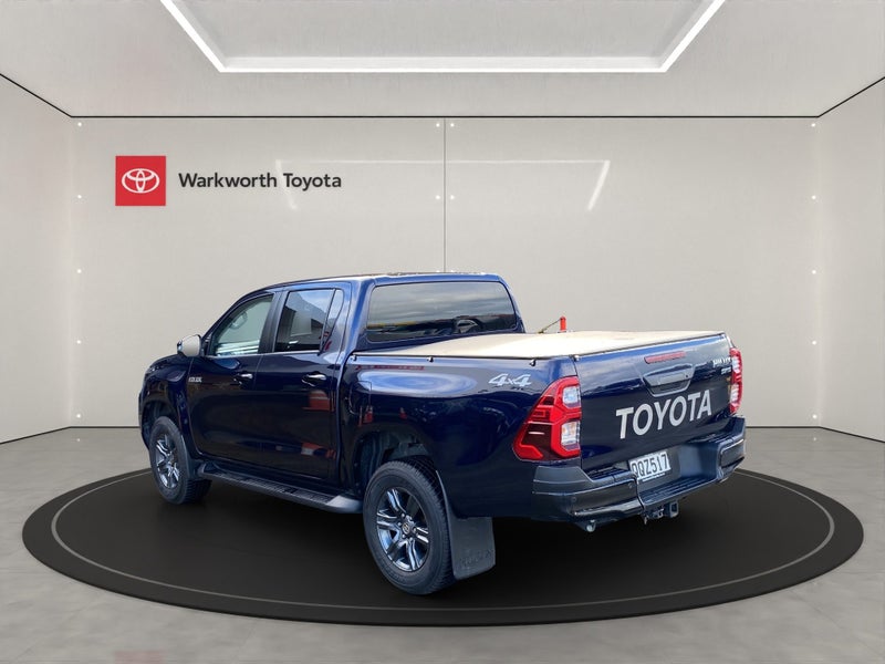 2024 Toyota Hilux SR5 2.8DT Hybrid 6AT 4WD DCW/... image 3