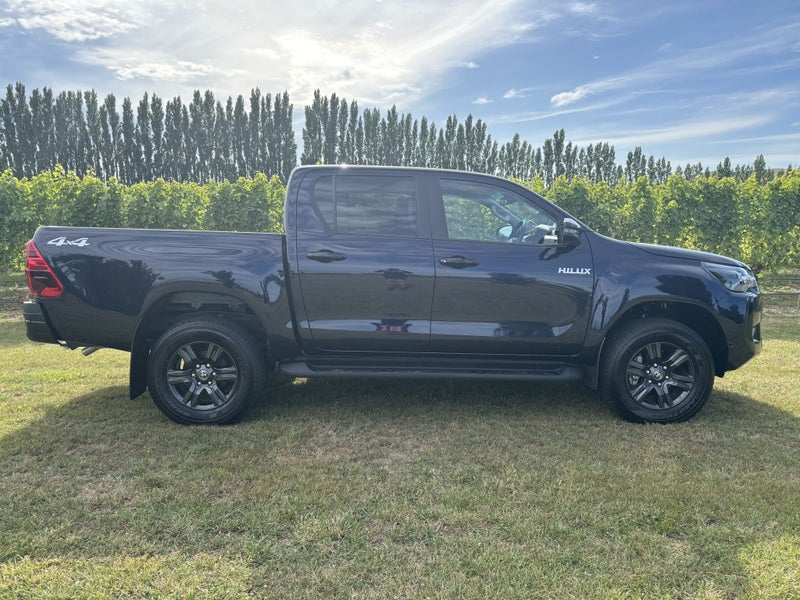 2024 Toyota Hilux SR5 2.8DT Hybrid 6AT 4WD - ex... image 2