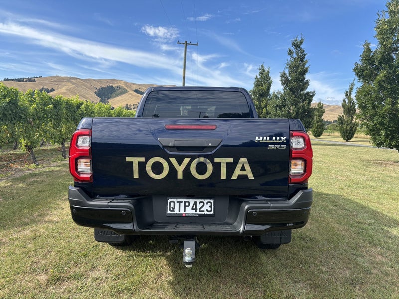 2024 Toyota Hilux SR5 2.8DT Hybrid 6AT 4WD - ex... image 4