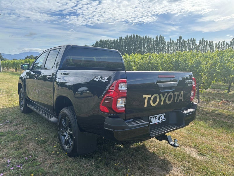 2024 Toyota Hilux SR5 2.8DT Hybrid 6AT 4WD - ex... image 5