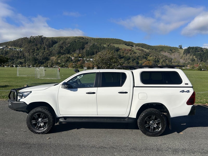2024 Toyota Hilux SR5 2.8DT Hybrid 6AT image 4