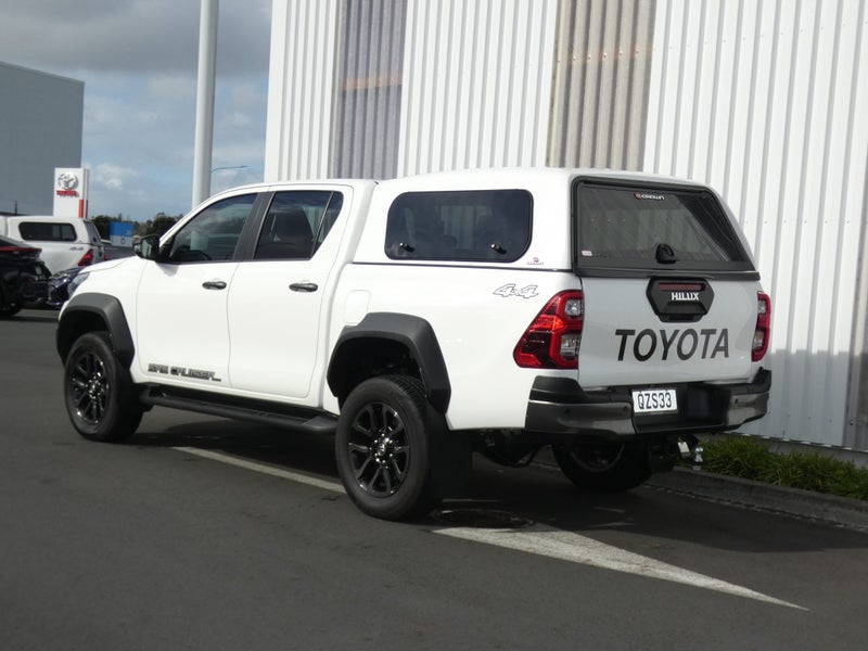 2024 Toyota Hilux SR5 Cruiser image 2