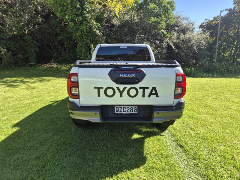 2024 Toyota Hilux SR5 Cruiser 2.8DT Hybrid 4WD image 5