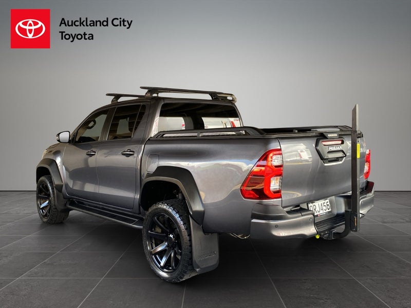 2024 Toyota Hilux SR5 Cruiser 2.8DT Hybrid 6AT... image 5