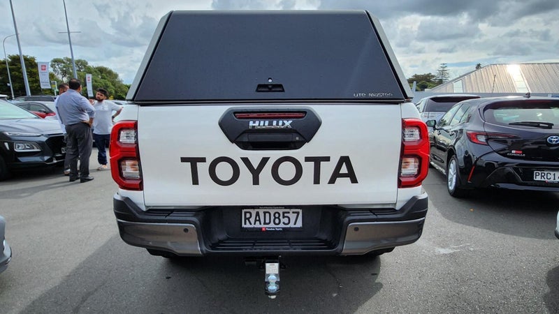 2024 Toyota Hilux SR5 Cruiser 2.8DT Hybrid 6AT... image 5