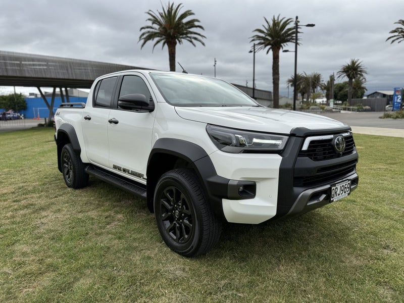 2024 Toyota Hilux SR5 Cruiser 2.8DT Hybrid Auto... image 1