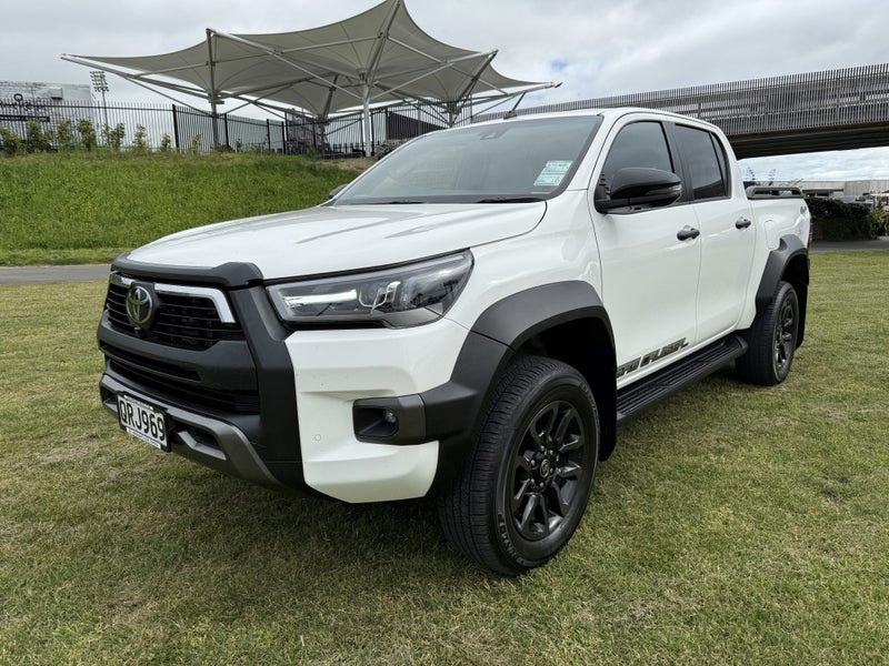 2024 Toyota Hilux SR5 Cruiser 2.8DT Hybrid Auto... image 3