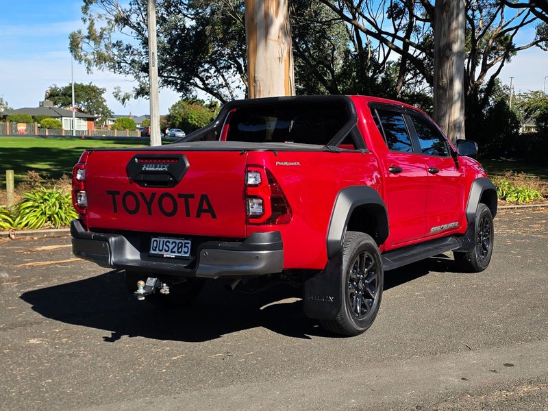 2024 Toyota Hilux SR5 Cruiser PreRunner 2WD image 3