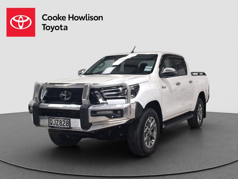 2024 Toyota Hilux SR5 Double Cab image 3