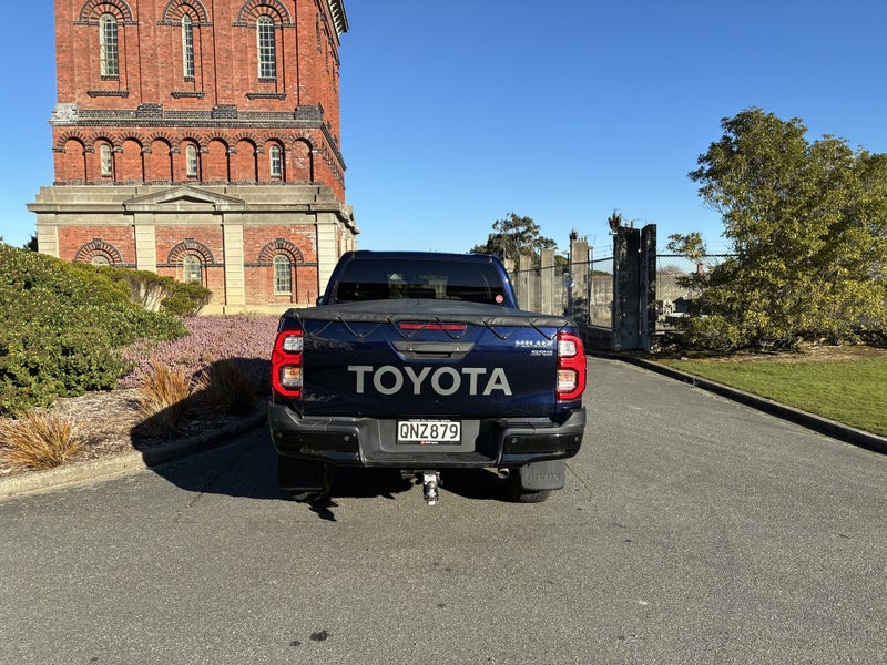 2024 Toyota Hilux SR5 Hybrid 4WD image 5