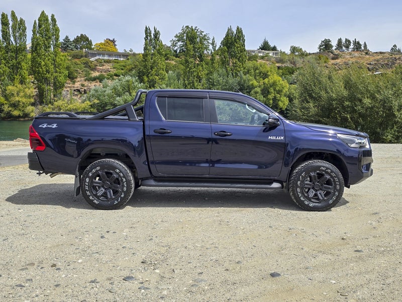 2024 Toyota Hilux SR5 Hybrid Auto 4WD image 2