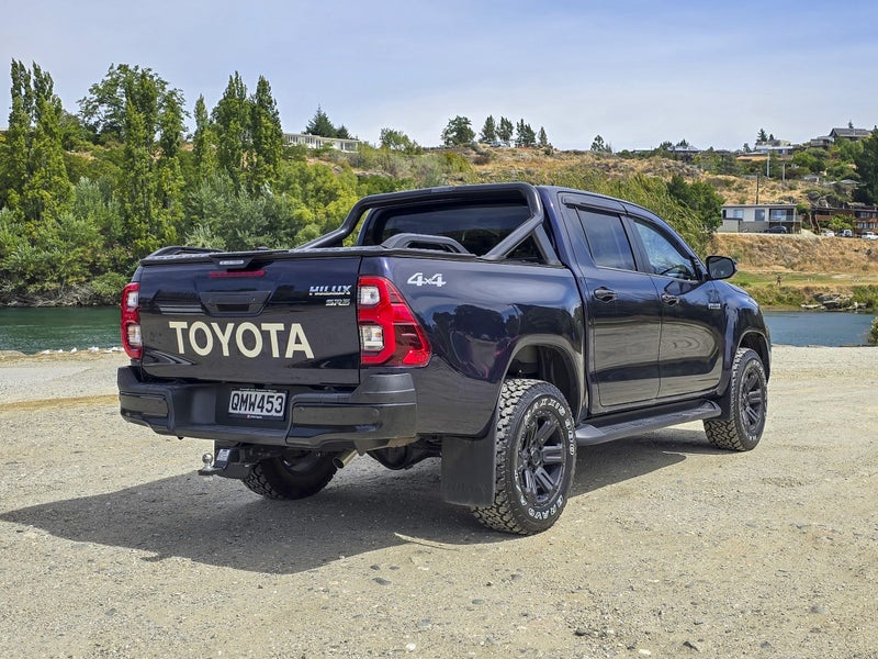 2024 Toyota Hilux SR5 Hybrid Auto 4WD image 3
