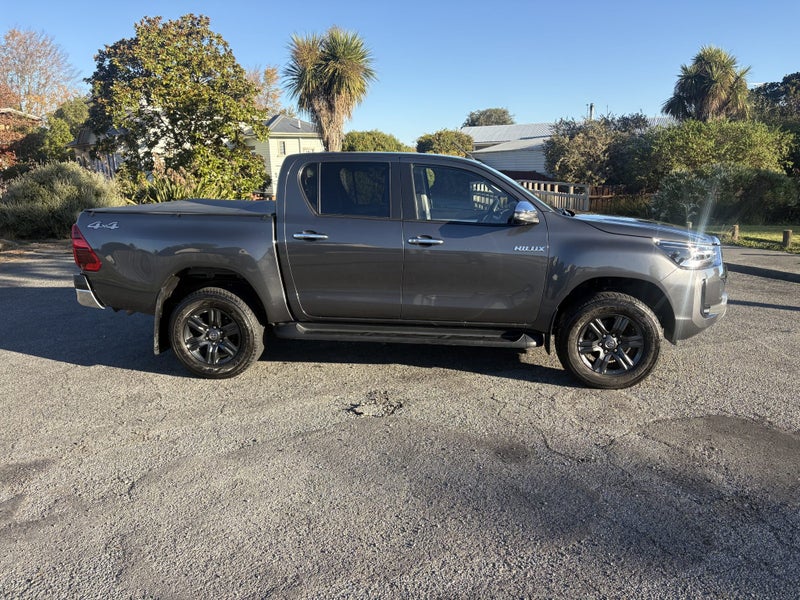 2024 Toyota Hilux SR5 TD DC 2.8DT/4WD image 3