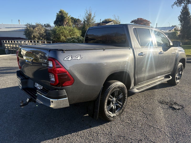 2024 Toyota Hilux SR5 TD DC 2.8DT/4WD image 5