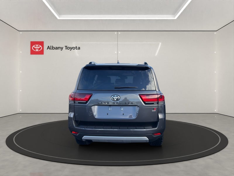2024 Toyota Land Cruiser 300 3.3D GR Sport 4WD... image 4