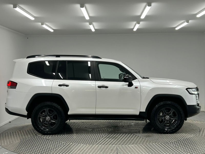 2024 Toyota Land Cruiser 300 3.5P GR Sport 4WD image 2