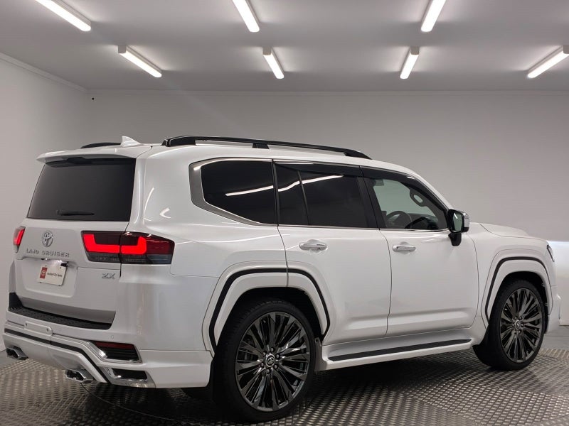 2024 Toyota Land Cruiser 300 3.5P ZX 4WD image 3