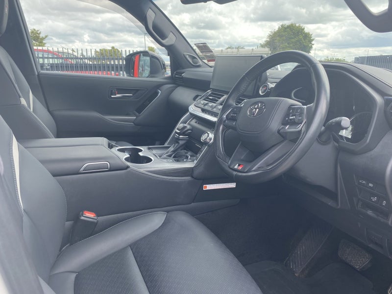 2024 Toyota Land Cruiser 300 GR Sport 3.3DT 10A... image 5