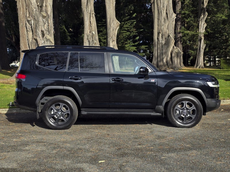 2024 Toyota Land Cruiser 300 GR Sport image 2