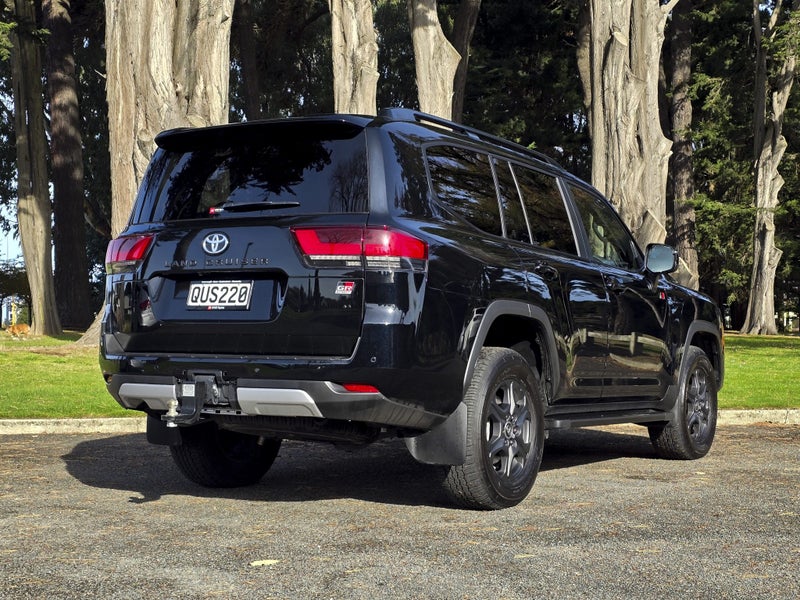 2024 Toyota Land Cruiser 300 GR Sport image 3