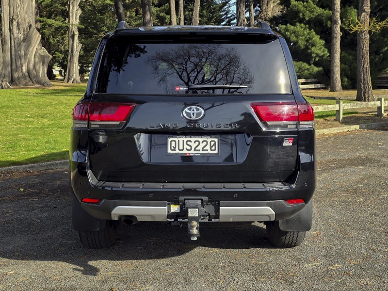 2024 Toyota Land Cruiser 300 GR Sport image 4