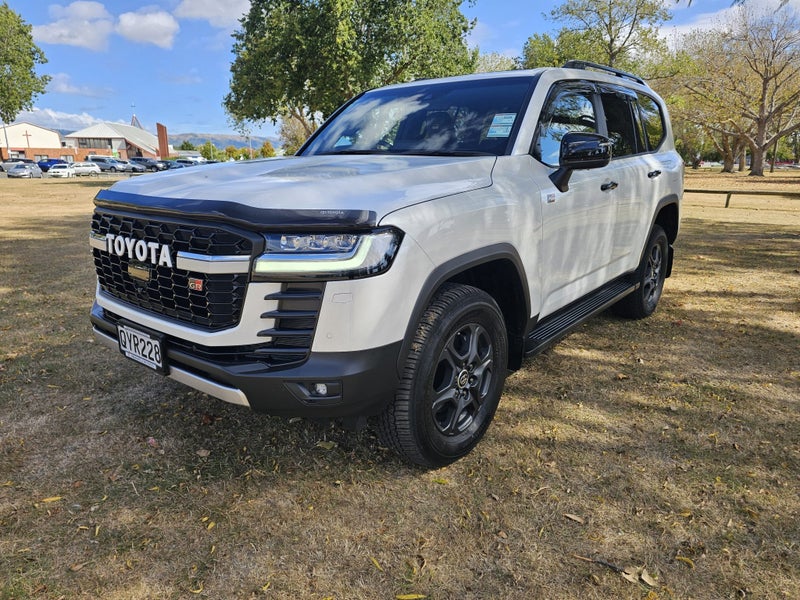 2024 Toyota Land Cruiser 300 GR Sport - Ex Demo image 3