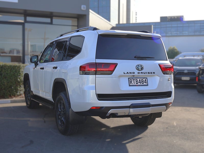2024 Toyota Land Cruiser 300 GR SPORT V6 TURBO,... image 5
