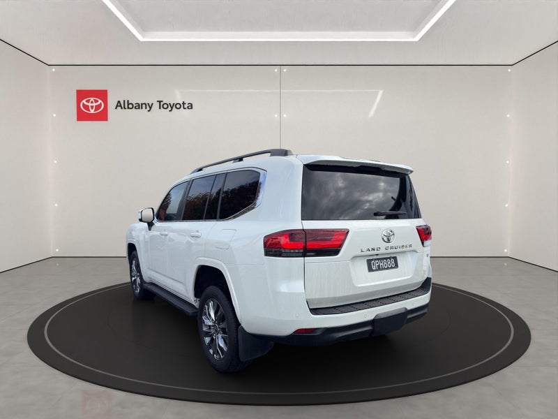 2024 Toyota Land Cruiser 300 VX 3.3DT 10AT 4WD... image 5