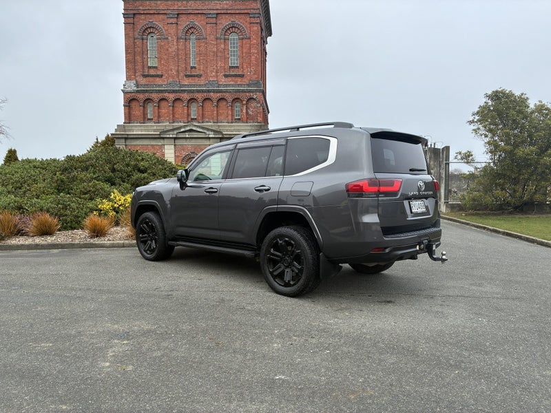 2024 Toyota Land Cruiser 300 VX 3.3DT image 5