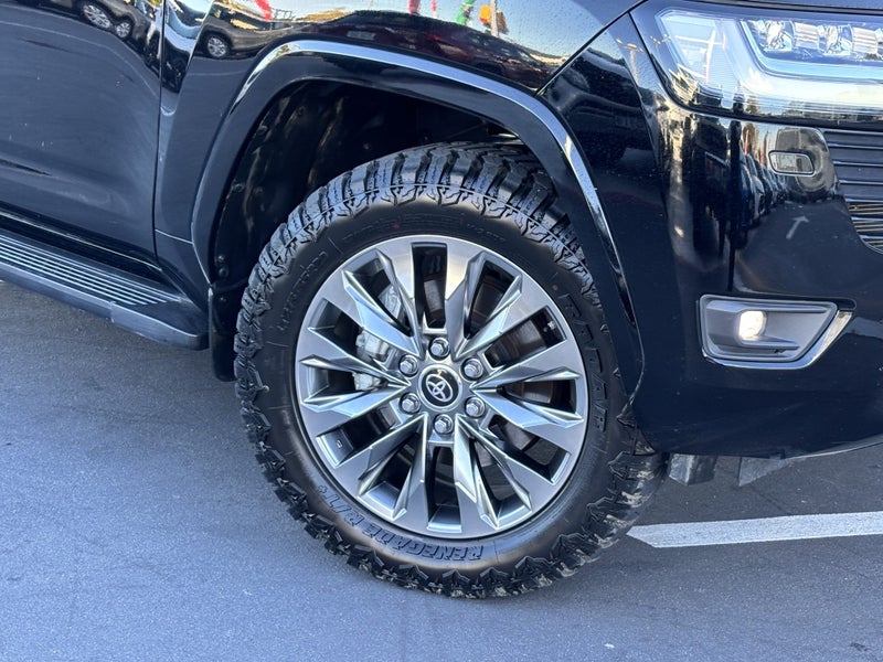 2024 Toyota Land Cruiser 300 VX Limited 3.3 DIE... image 5