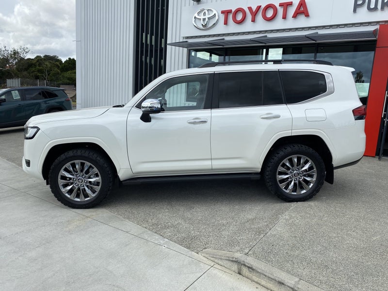 2024 Toyota Land Cruiser 300 VX Limited 3.3DT 1... image 2
