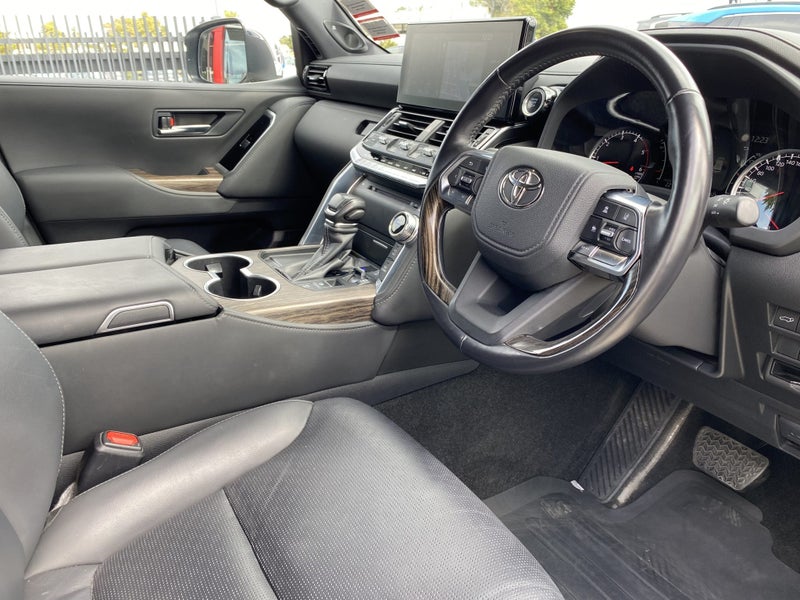 2024 Toyota Land Cruiser 300 VX Limited 3.3DT 1... image 5