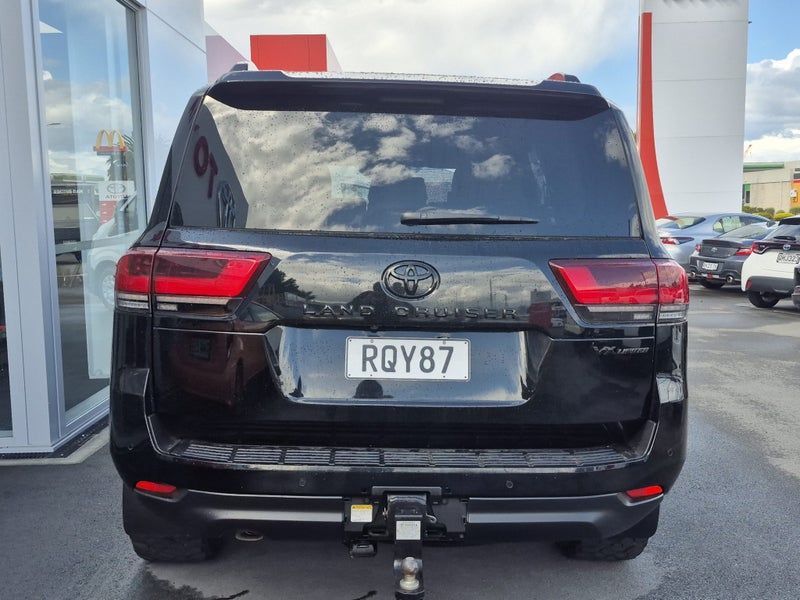 2024 Toyota Land Cruiser 300 VX Limited 3.3DT 4WD image 4
