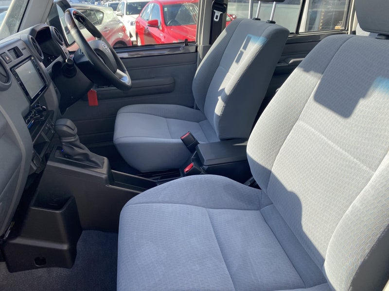 2024 Toyota Land Cruiser 70 LX 2.8DT 6AT 4WD Fl... image 4