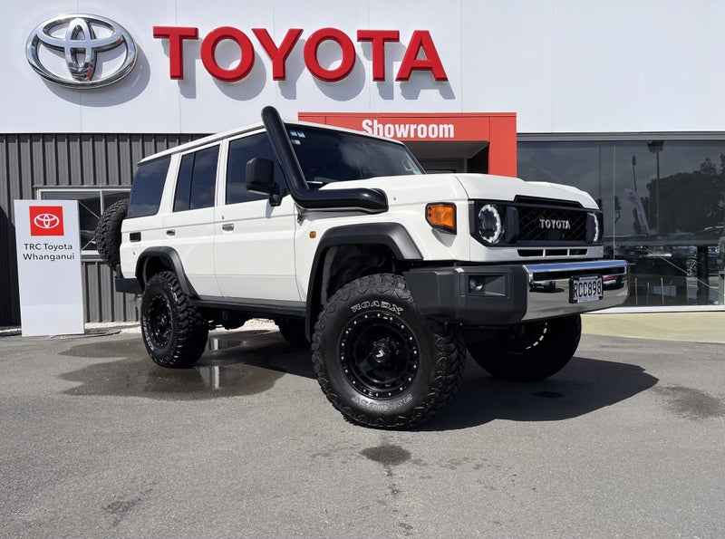 2024 Toyota Land Cruiser 70 LX 2.8DT Automatic... image 1