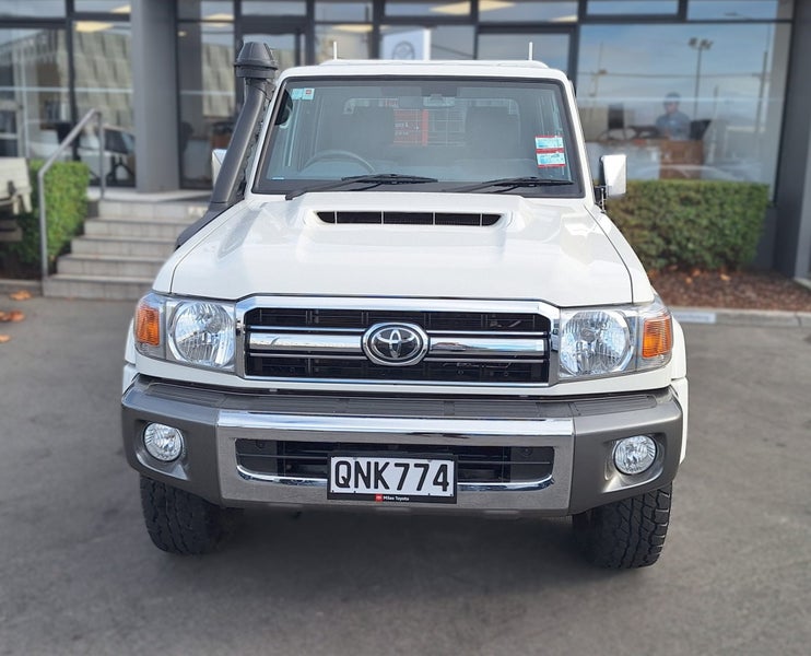 2024 Toyota Land Cruiser 70 LX 4.5DT 5 Speed Ma... image 2