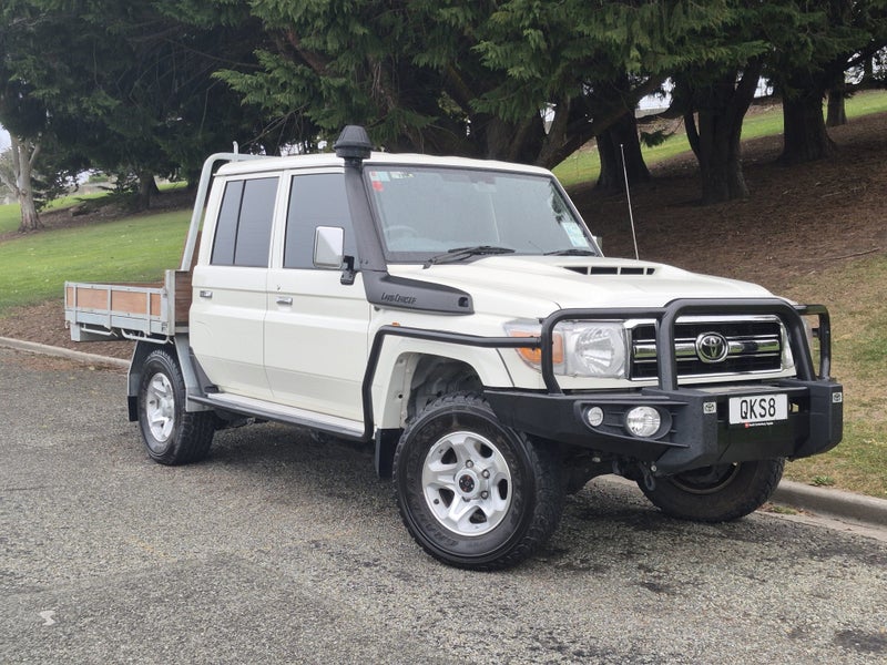 2024 Toyota Land Cruiser 70 LX 4.5DT 5MT 4WD DC... image 1