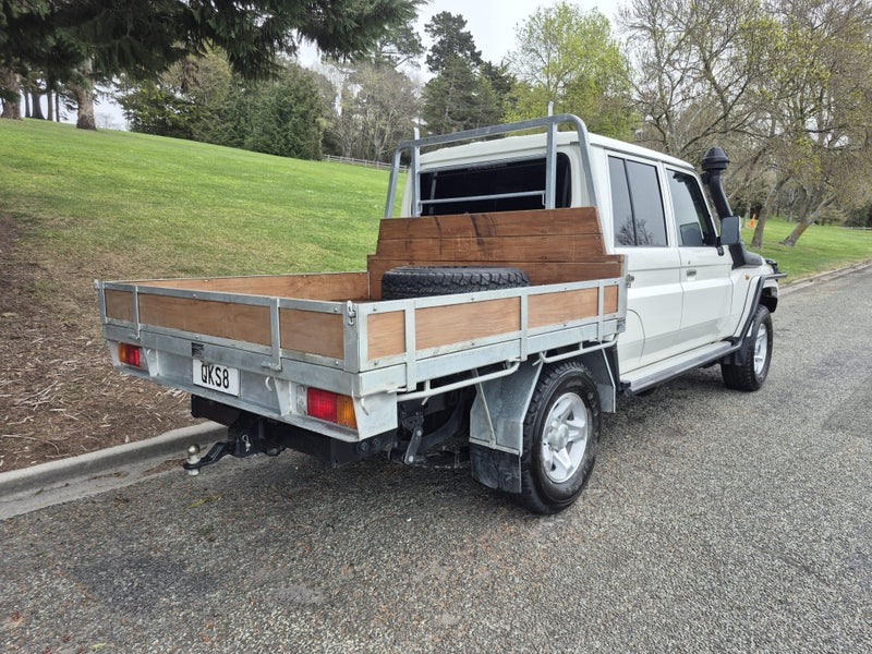 2024 Toyota Land Cruiser 70 LX 4.5DT 5MT 4WD DC... image 4