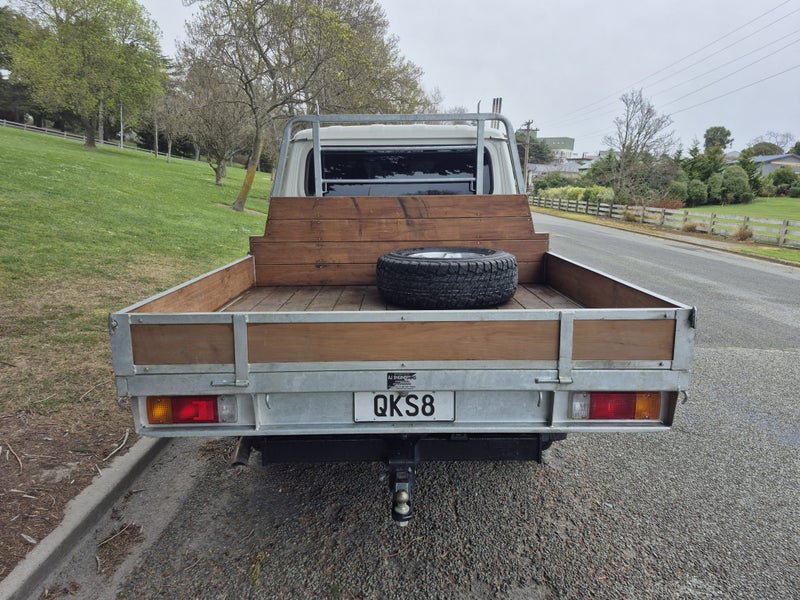 2024 Toyota Land Cruiser 70 LX 4.5DT 5MT 4WD DC... image 5