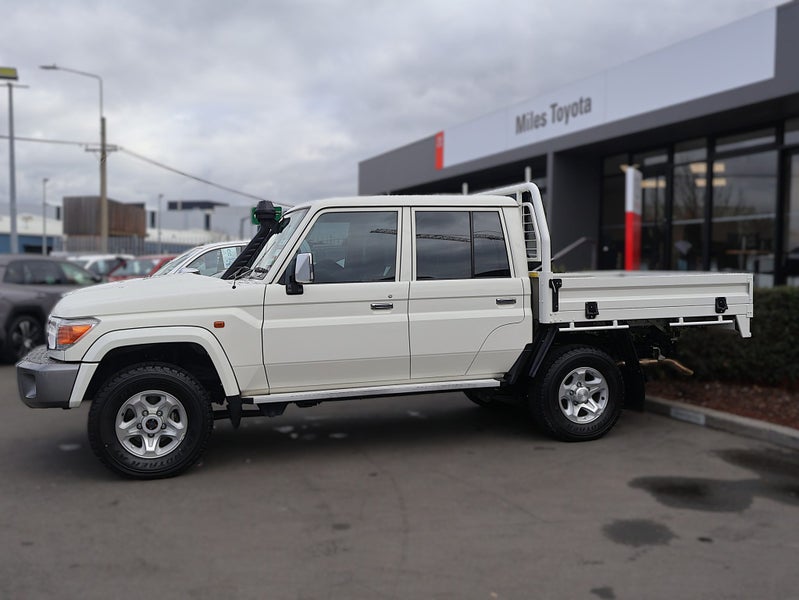 2024 Toyota Land Cruiser 70 LX 4WD 4.5DT V8 Manual image 4