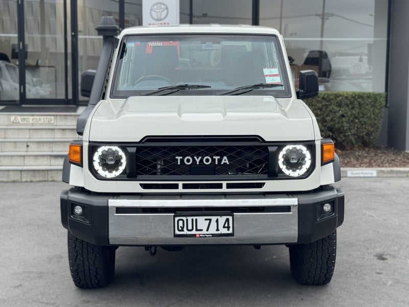 2024 Toyota Land Cruiser 70 LX V8 4WD Double Ca... image 2