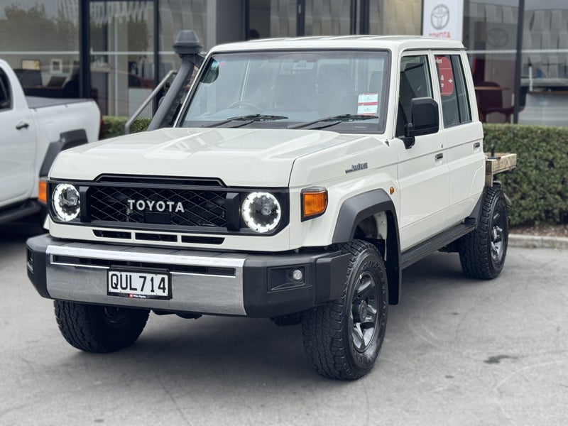 2024 Toyota Land Cruiser 70 LX V8 4WD Double Ca... image 3