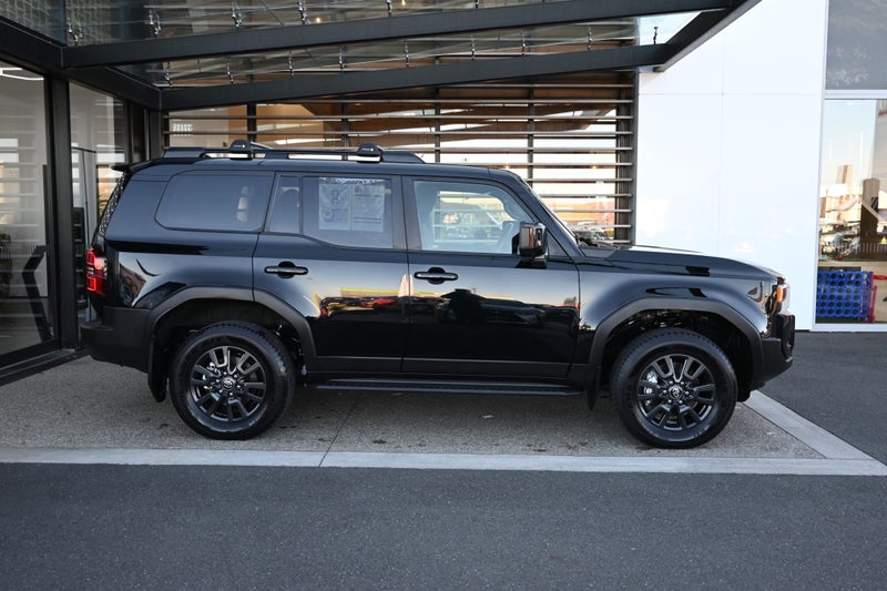 2024 Toyota Land Cruiser GXL 2.8 Turbo Diesel H... image 5