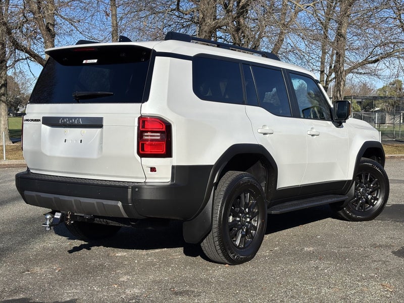 2024 Toyota Land Cruiser Prado 250 2.8D VX 5 Dr... image 5