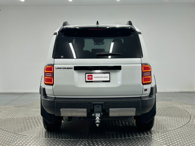 2024 Toyota Land Cruiser Prado 250 2.8D ZX AWD image 4