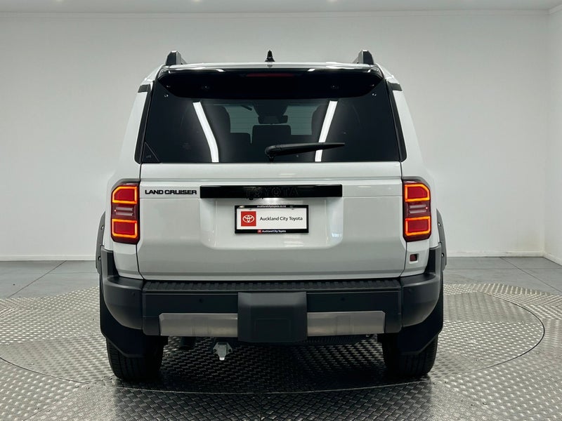 2024 Toyota Land Cruiser Prado 250 2.8D ZX AWD image 4
