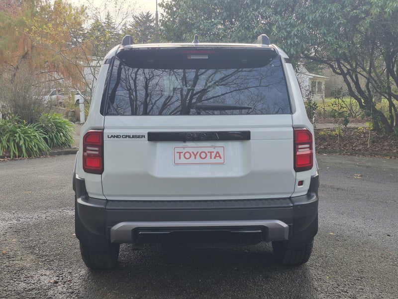 2024 Toyota Land Cruiser Prado 250 VX First Edi... image 4