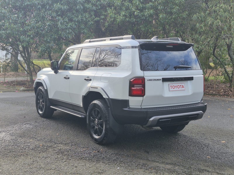 2024 Toyota Land Cruiser Prado 250 VX First Edi... image 5